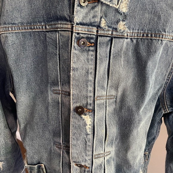 Levi's Made and Crafted Men’s Distressed Light Blue Denim Jacket - Picture 3 of 8